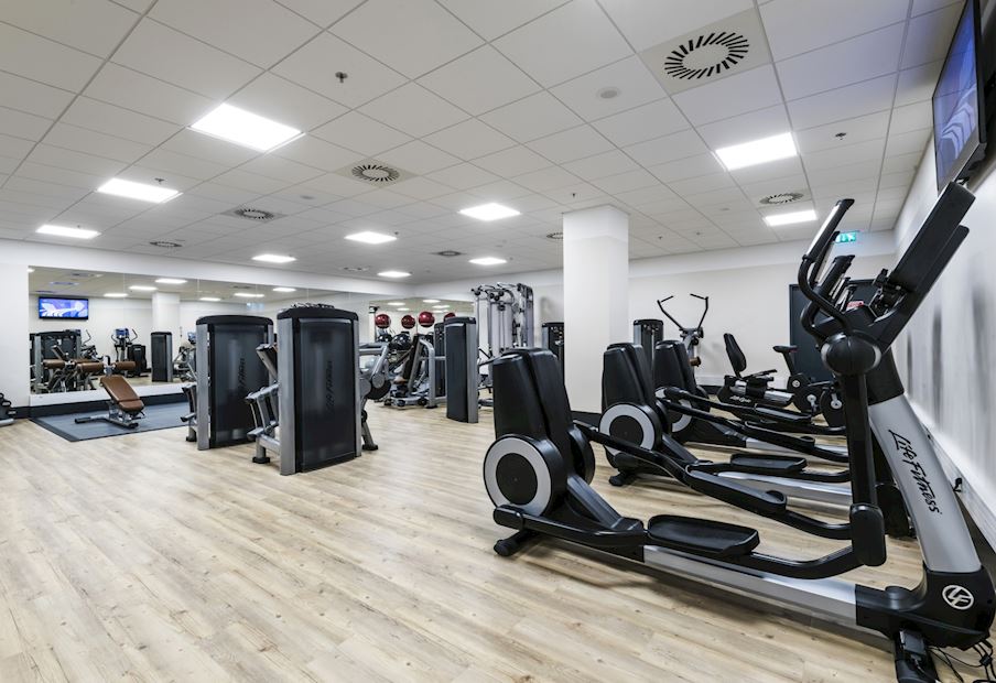 Fitness centrum je k dispozici 24 hodin denně